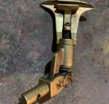 猴車抱索器鍛造與鑄造的區別